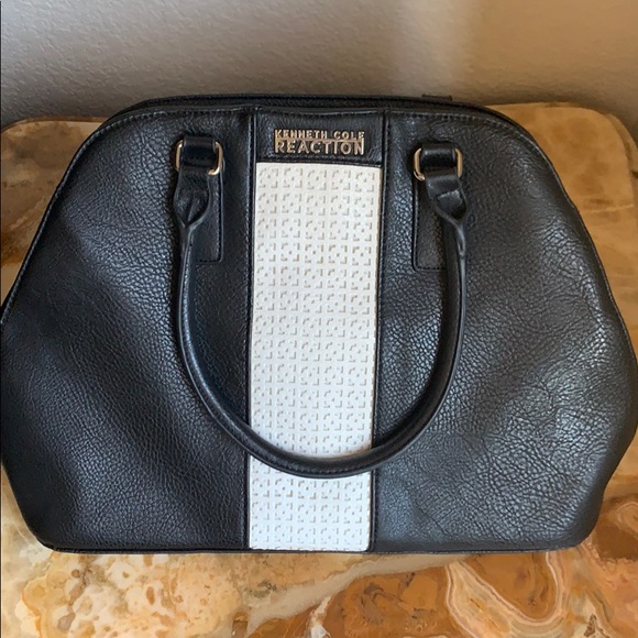 Kenneth Cole Reaction Handbags - Kenneth Cole Reaction handbag/ purse